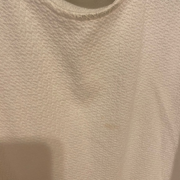 Cream tank - Picture 2 of 2